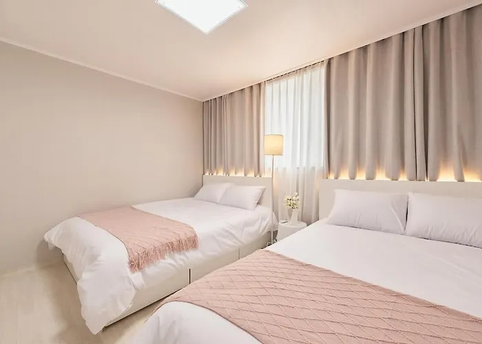 Line 2 , Direct Access To Seongsu, Jamsil, Hongdae, Ddp , 2-story For 6 People , Bedding , Kspo, Lotte World 아파트
