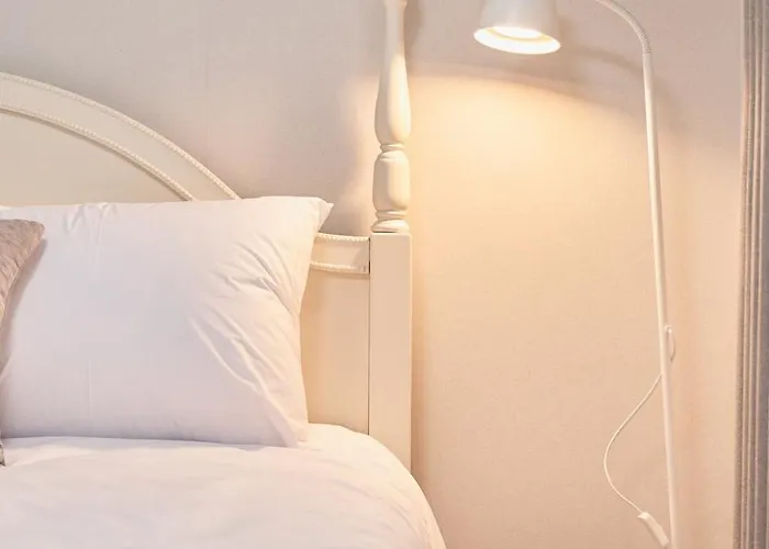 Line 2 , Direct Access To Seongsu, Jamsil, Hongdae, Ddp , 2-story For 6 People , Bedding , Kspo, Lotte World 서울특별시