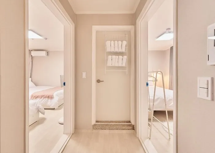 Line 2 , Direct Access To Seongsu, Jamsil, Hongdae, Ddp , 2-story For 6 People , Bedding , Kspo, Lotte World * 서울특별시