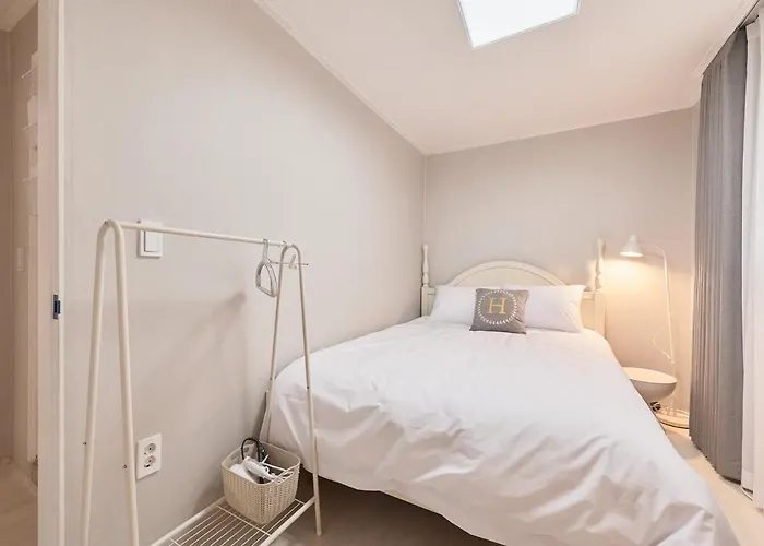 Line 2 , Direct Access To Seongsu, Jamsil, Hongdae, Ddp , 2-story For 6 People , Bedding , Kspo, Lotte World 아파트 *