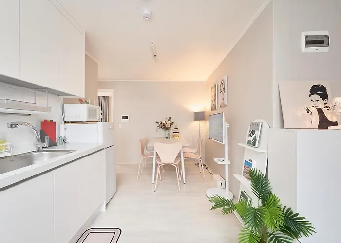 Line 2 , Direct Access To Seongsu, Jamsil, Hongdae, Ddp , 2-story For 6 People , Bedding , Kspo, Lotte World 아파트 *