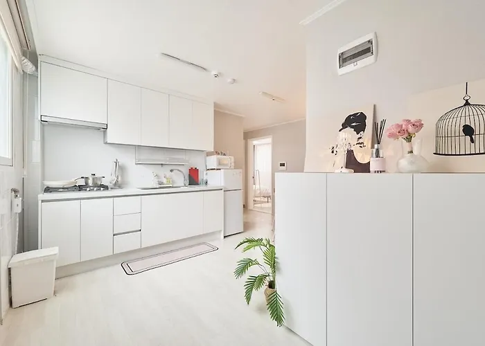 Line 2 , Direct Access To Seongsu, Jamsil, Hongdae, Ddp , 2-story For 6 People , Bedding , Kspo, Lotte World 아파트 *